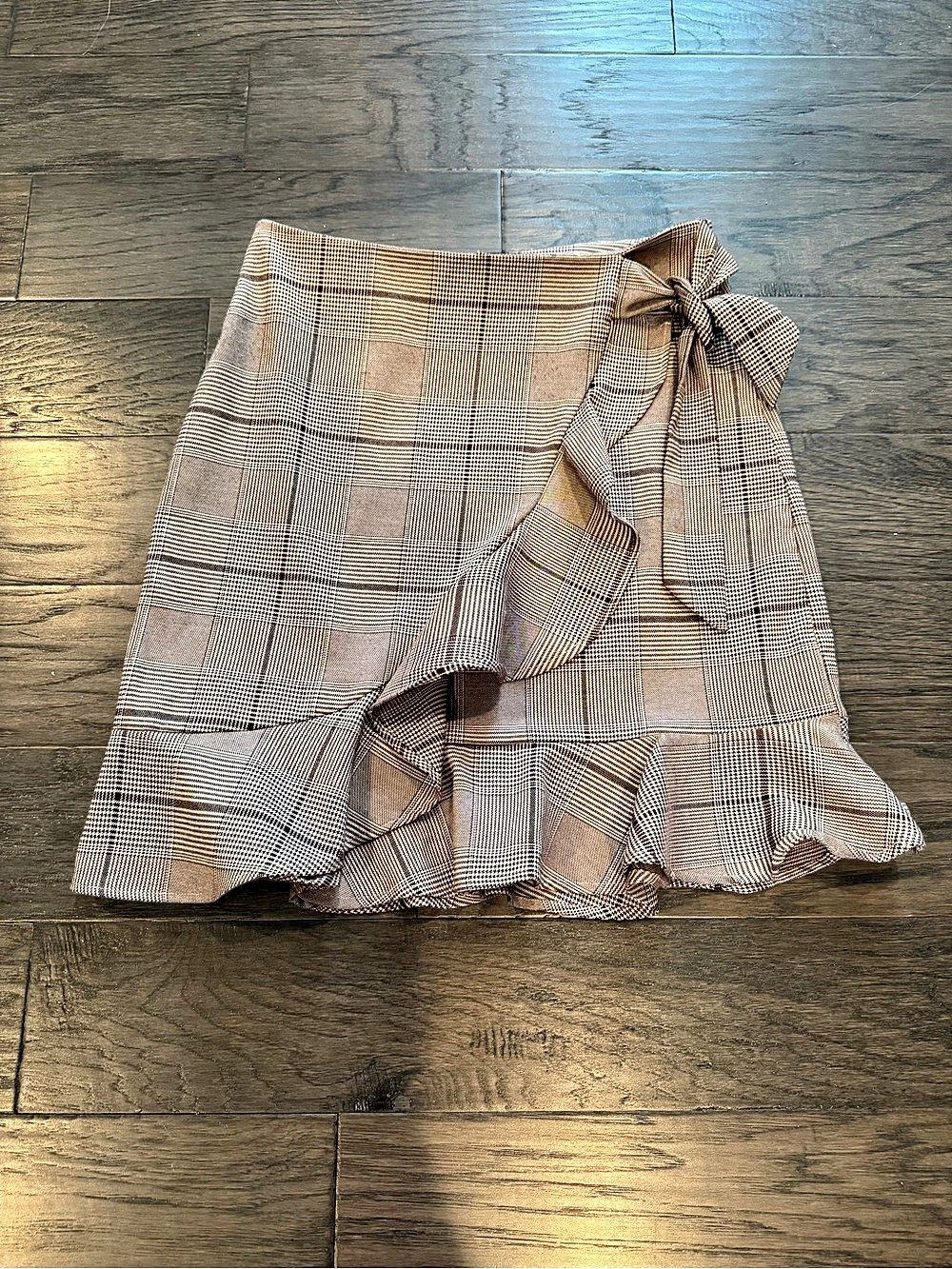 eci Plaid Ruffle Mini Skirt Size 6 Like New